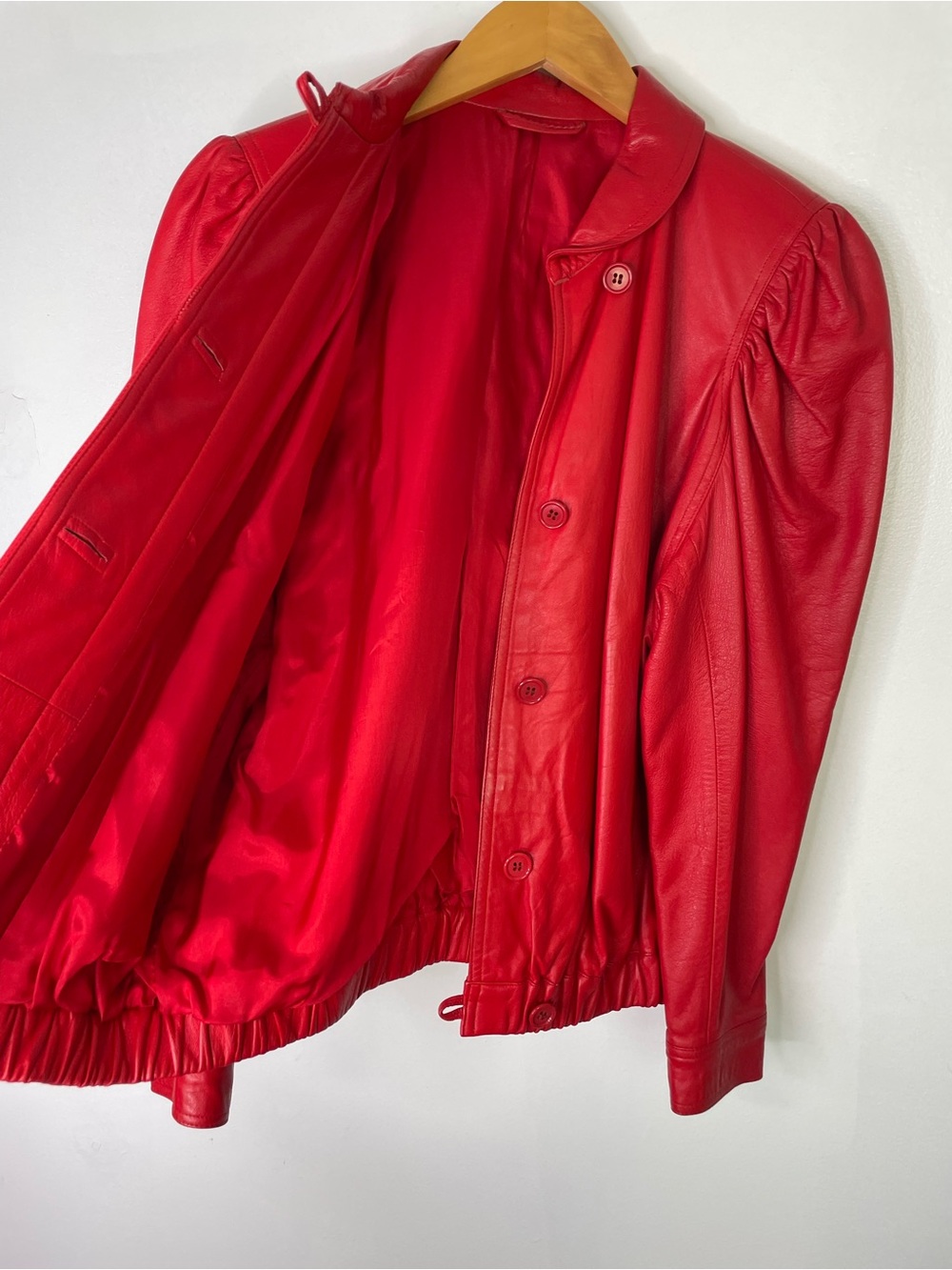Red Leather Puff-Sleeve Jacket 1980s Vintage - Picture 4 of 10